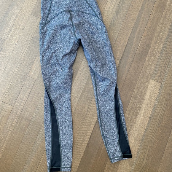 Lululemon train times 7/8 pant 4 white black - Picture 7 of 10